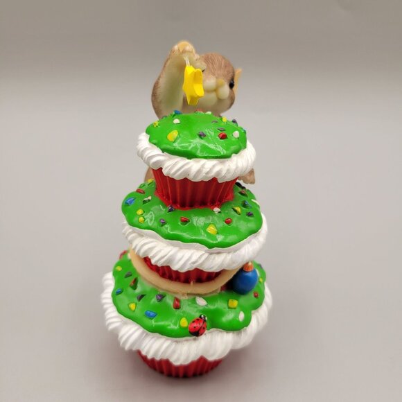 Charming Tails Merry Christmas Cupcake Figurine Holidays Seasonal Enesco - Picture 3 of 10